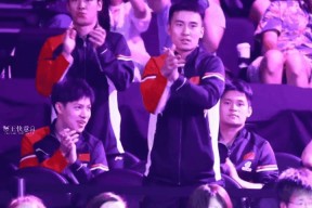 jnh-一场胜利的比赛赢得了观众的掌声！(一场胜利的比赛赢得了观众的掌声修改病句)