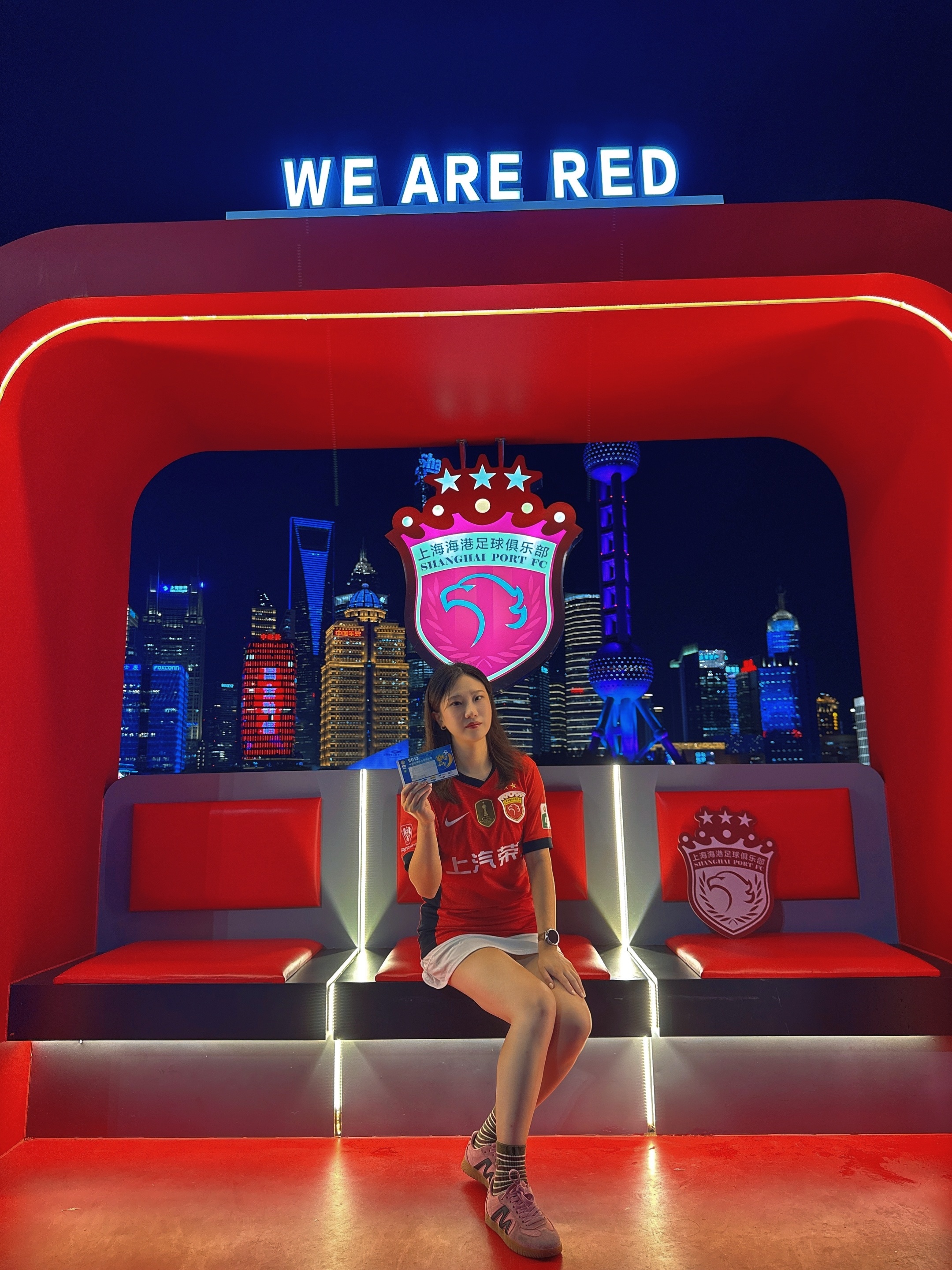 包含上海上港客场战平大连一方，保持不败的词条