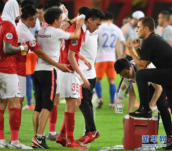 广州恒大主场战胜山东鲁能,积分榜稳居榜首的简单介绍 广州恒大主场战胜山东鲁能,积分榜稳居榜首的简单介绍