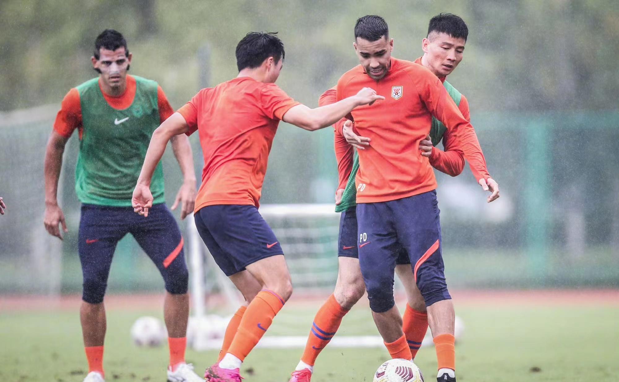 甘冈主场战胜对手，全队表现出色的简单介绍