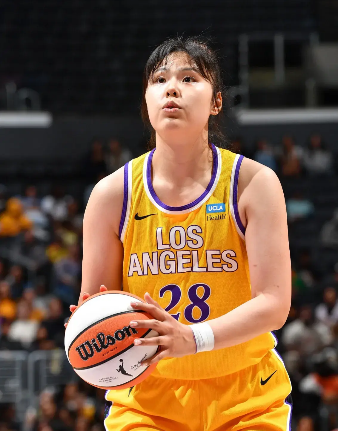 明尼苏达联队员红牌被罚，直接影响比赛结果