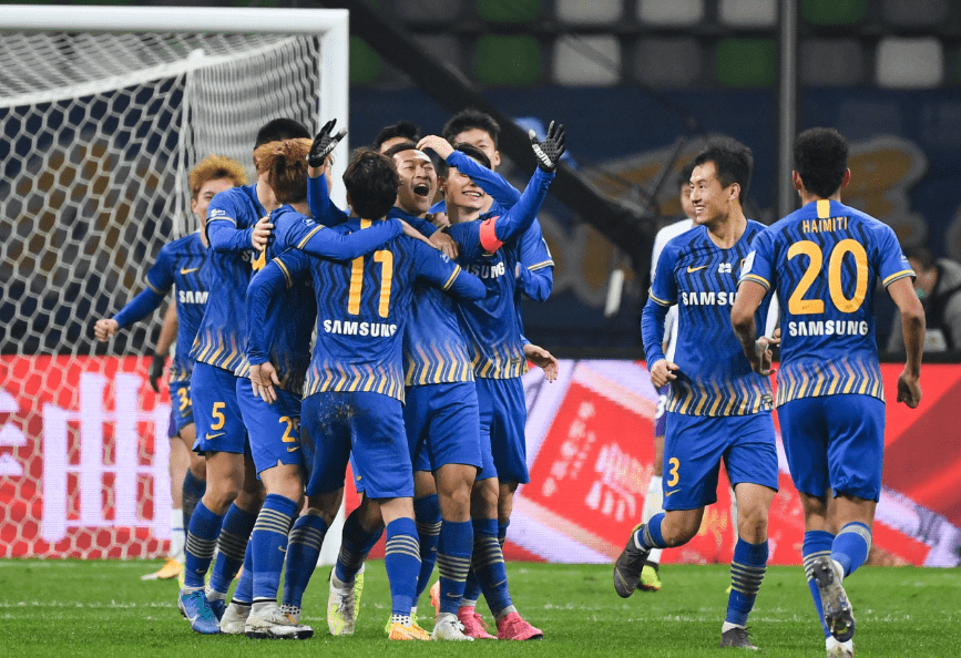 包含富力胜负难料！连扳两球战平泰达，后防面临考验的词条