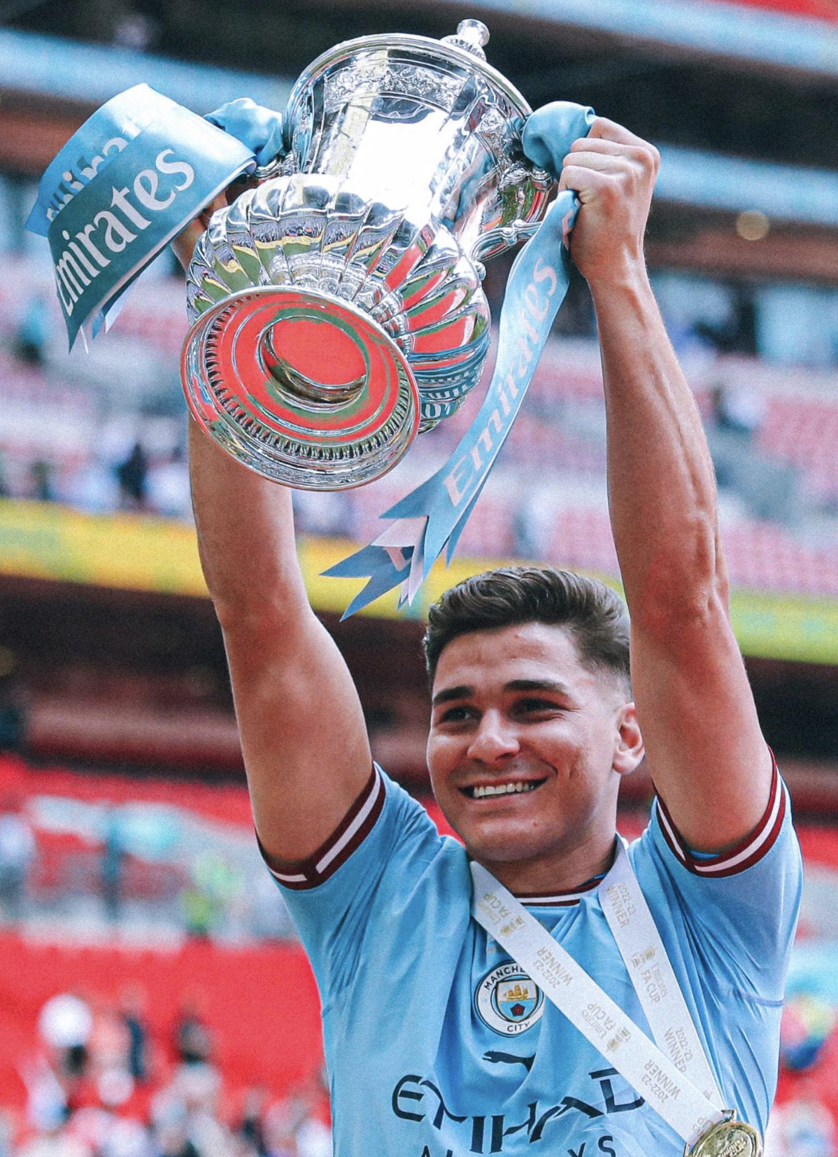 图卢兹新援表现抢眼，球队前途一片光明(图卢兹球队近况)